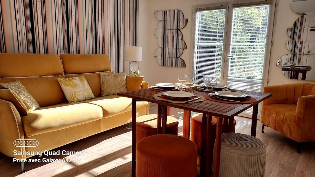 Rez-De-Chaussee Privatif Spacieux 3* D'Une Villa Centre Ville Hyères Buitenkant foto